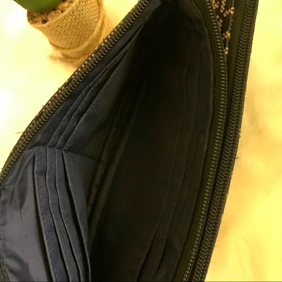 TOMMY HILFIGER Handbag purse. - Picture 7 of 8